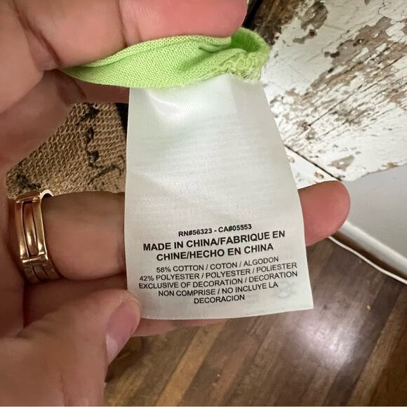 Nike Womens Athletic Cut Run Don’t Hide Tshirt Green - Picture 4 of 6